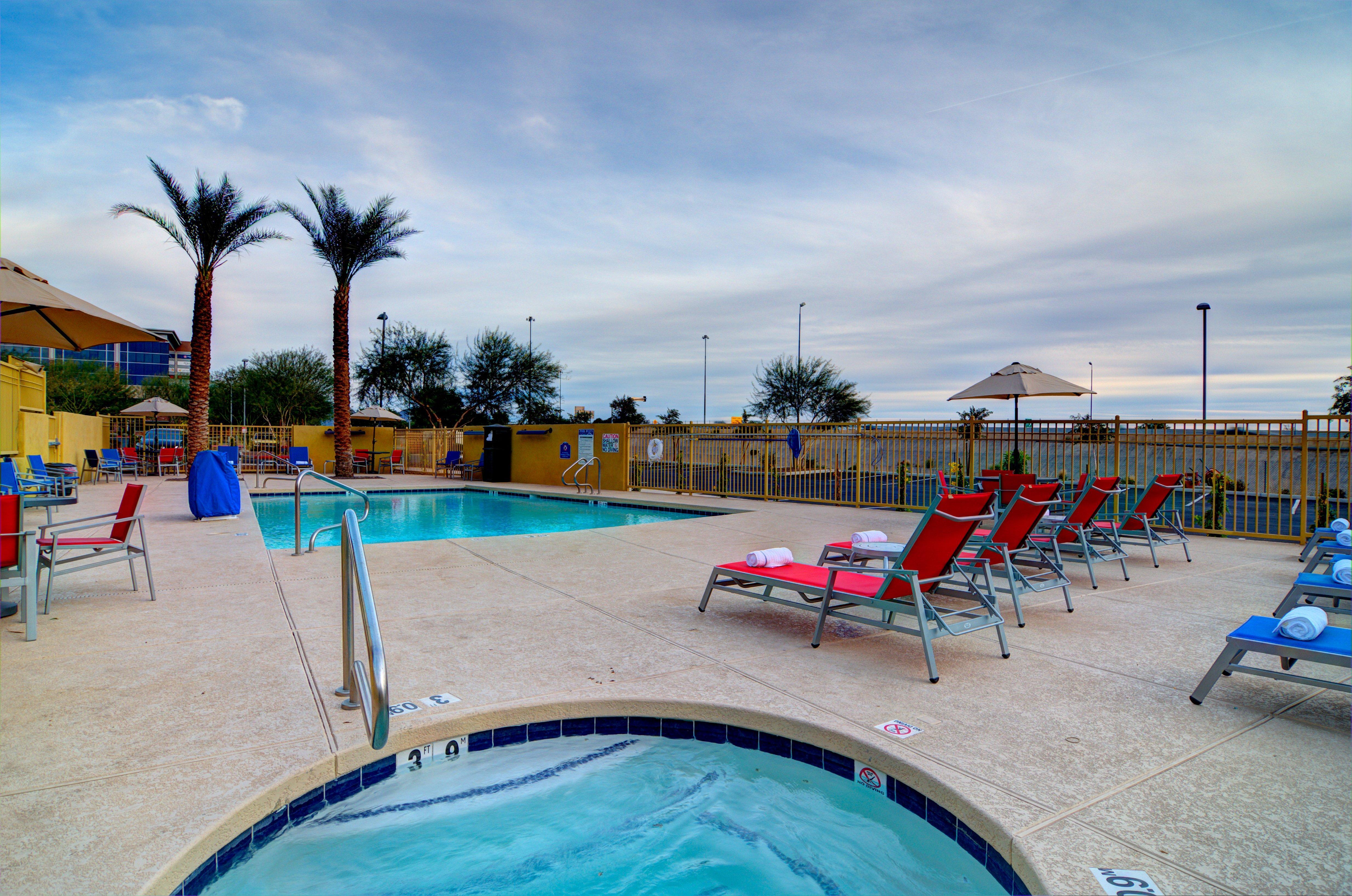 Holiday Inn Express & Suites - Phoenix North - Scottsdale By Ihg Esterno foto
